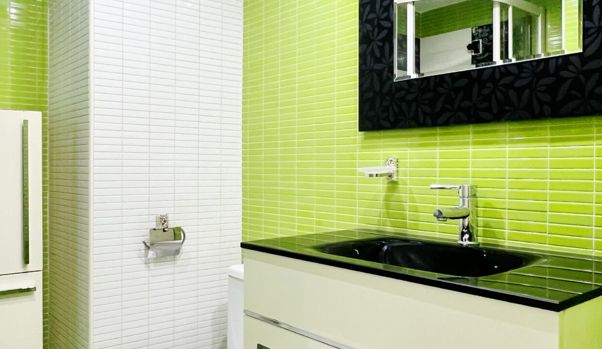 1C54684B-CC94-487D-854C-3D348A6E9A31