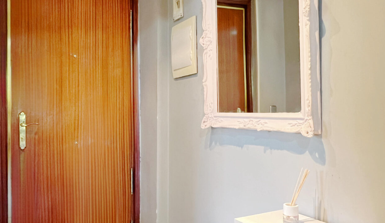 21E168F2-4A1D-4438-A6B8-34A5A2515F5C