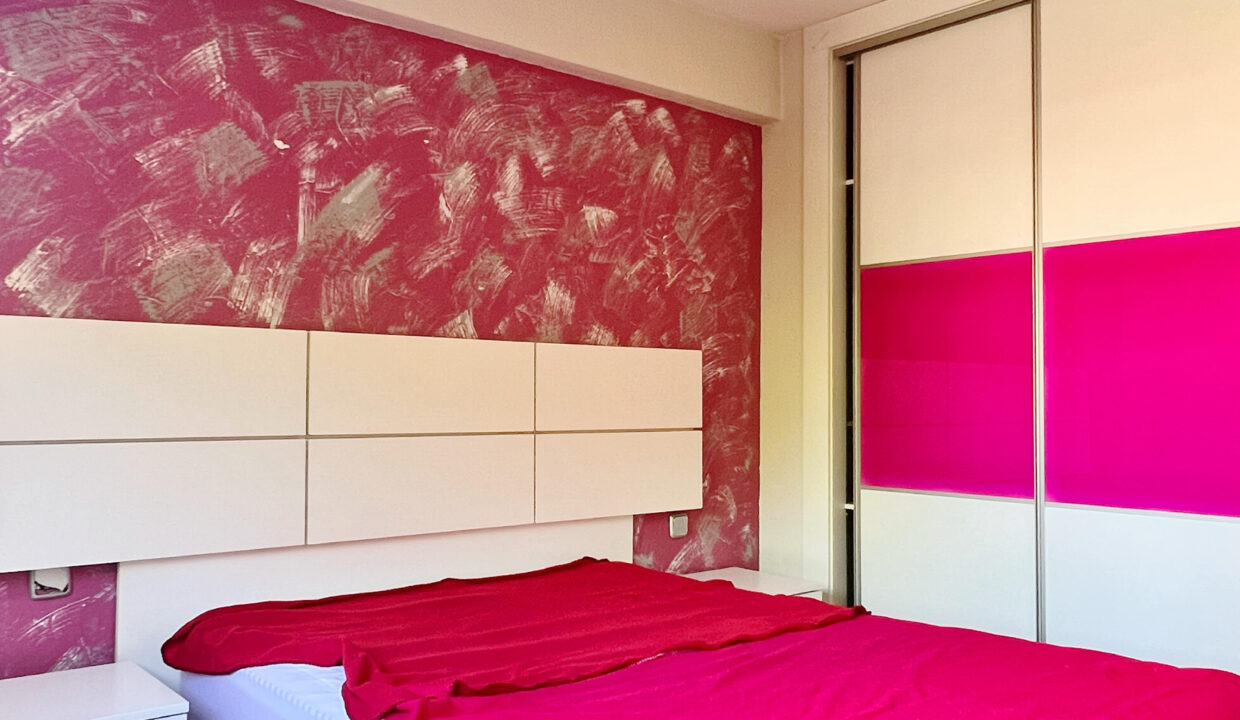 66CC2843-3C6C-4D3A-9E2B-4D18F6BBCA1F