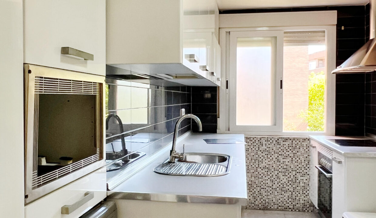 C8FC8F98-0ED9-4D11-82BC-B57E863D2003