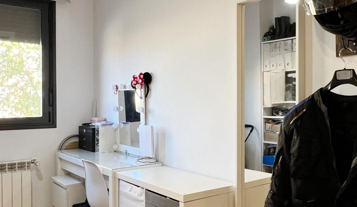 11E380C3-EFB5-4BFA-8E8B-D1B52249849F