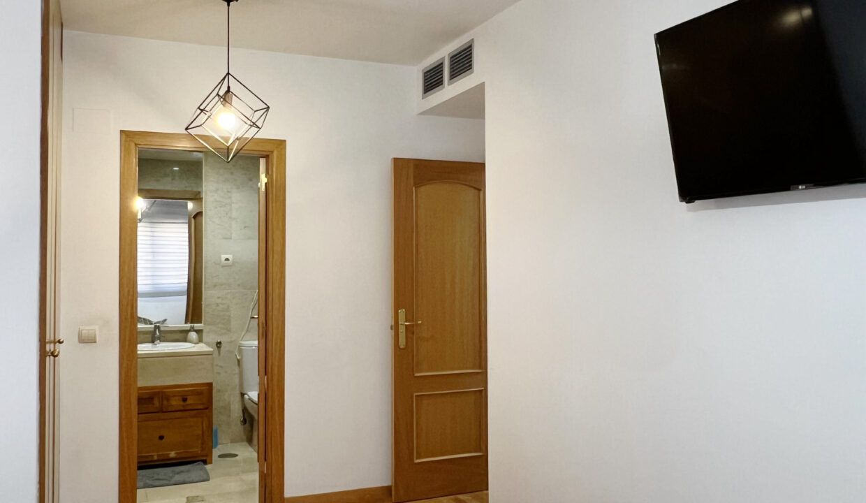 249FC2AF-983B-411D-951E-5F2985F11644