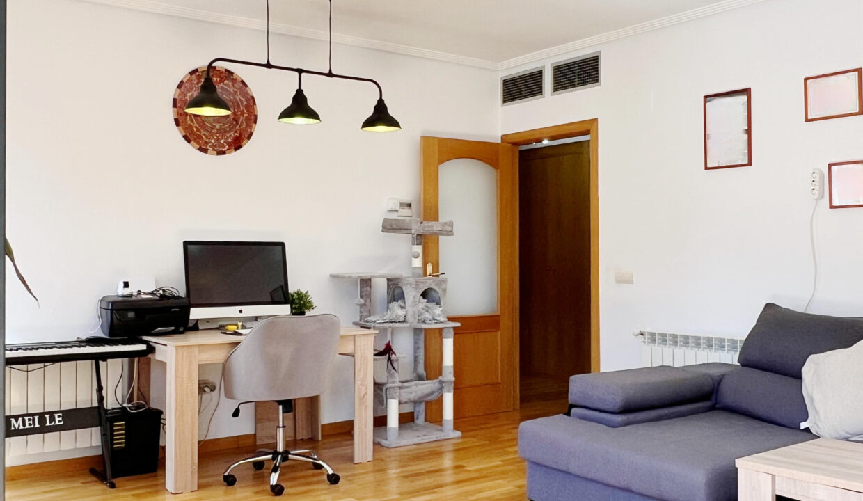 277F2C97-4B80-4729-8D0B-57B4CA650545