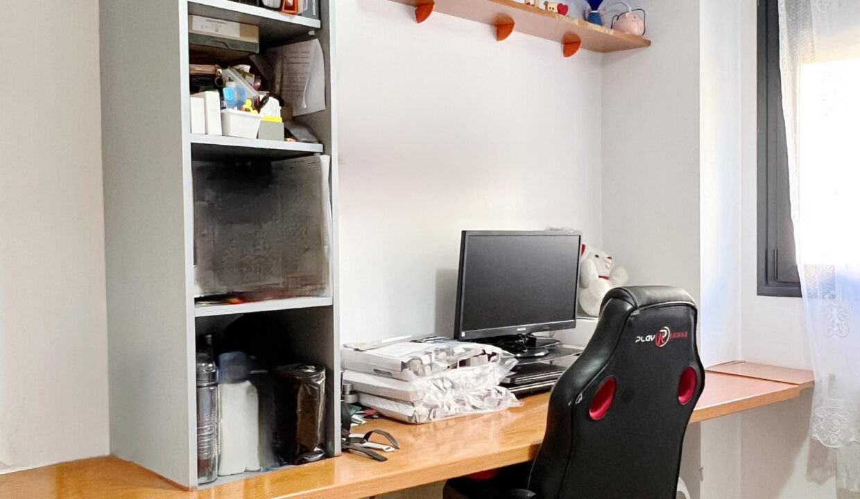 6FE8C200-4AEF-4717-BFE9-2AE691C61280