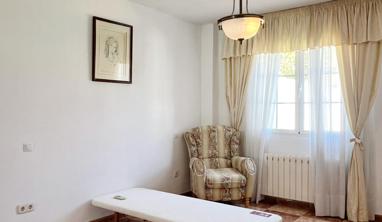 AFDCEBA5-1FDB-41D3-A747-A77F797B1DEC