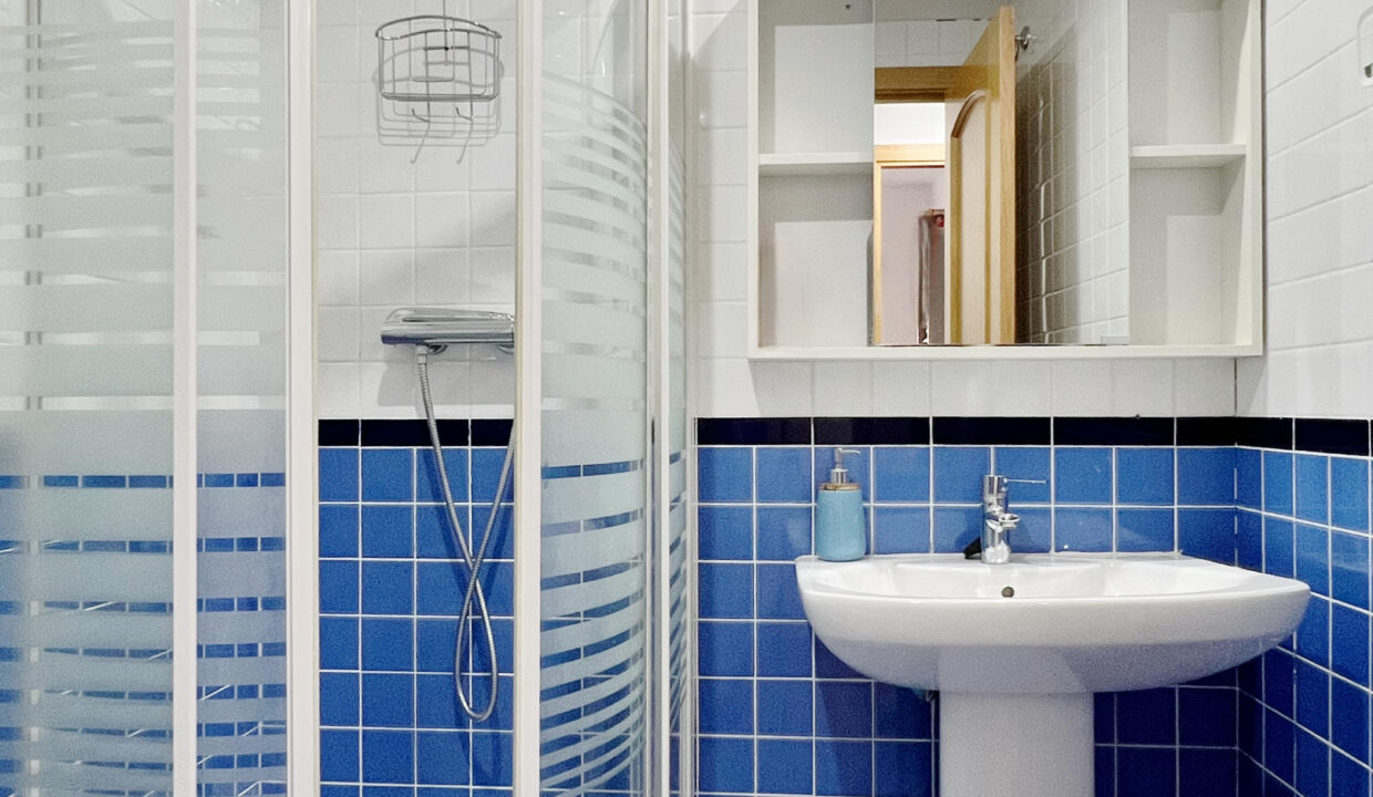 C286B7EC-559D-40F8-AD23-505EE8D2FA2A