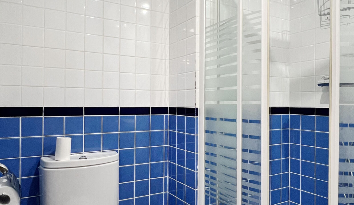 F494C7B5-B78F-443B-88D9-0A0160EECBA4