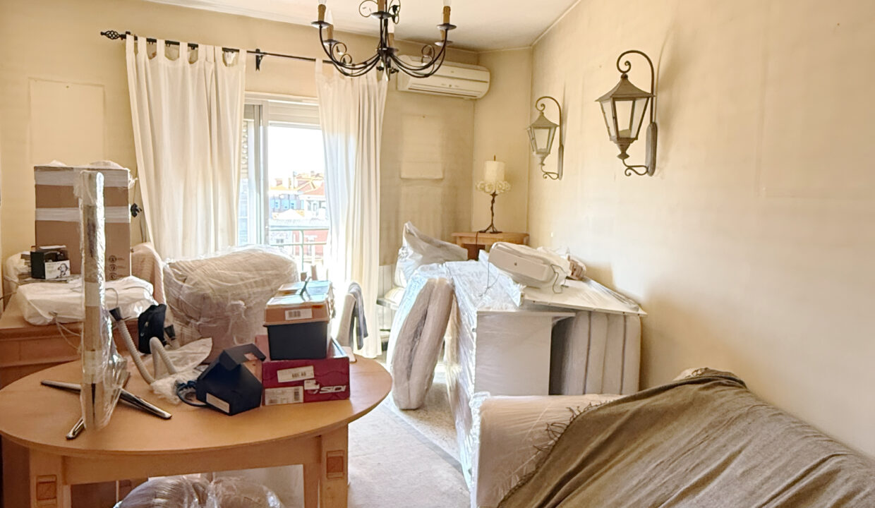 0F8DD852-E5CE-4530-82F4-14CA28AD0692