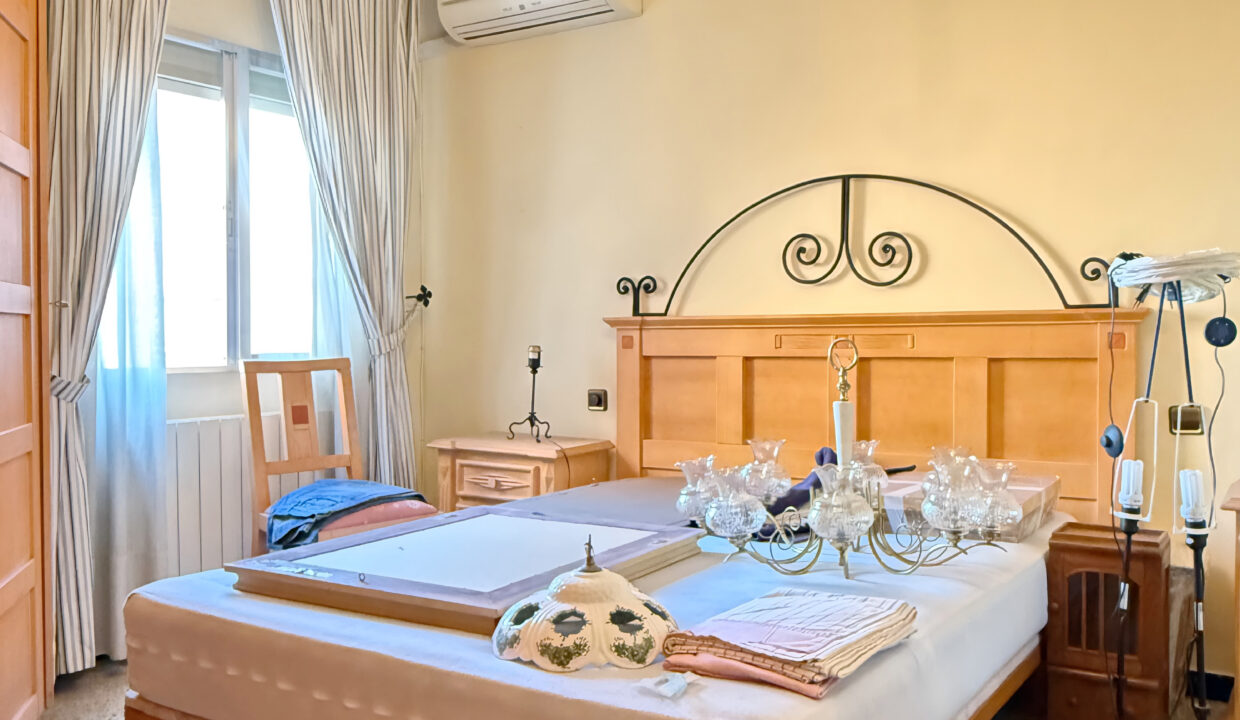 F11384DC-0C8D-45A7-8B29-877356C1E8F8