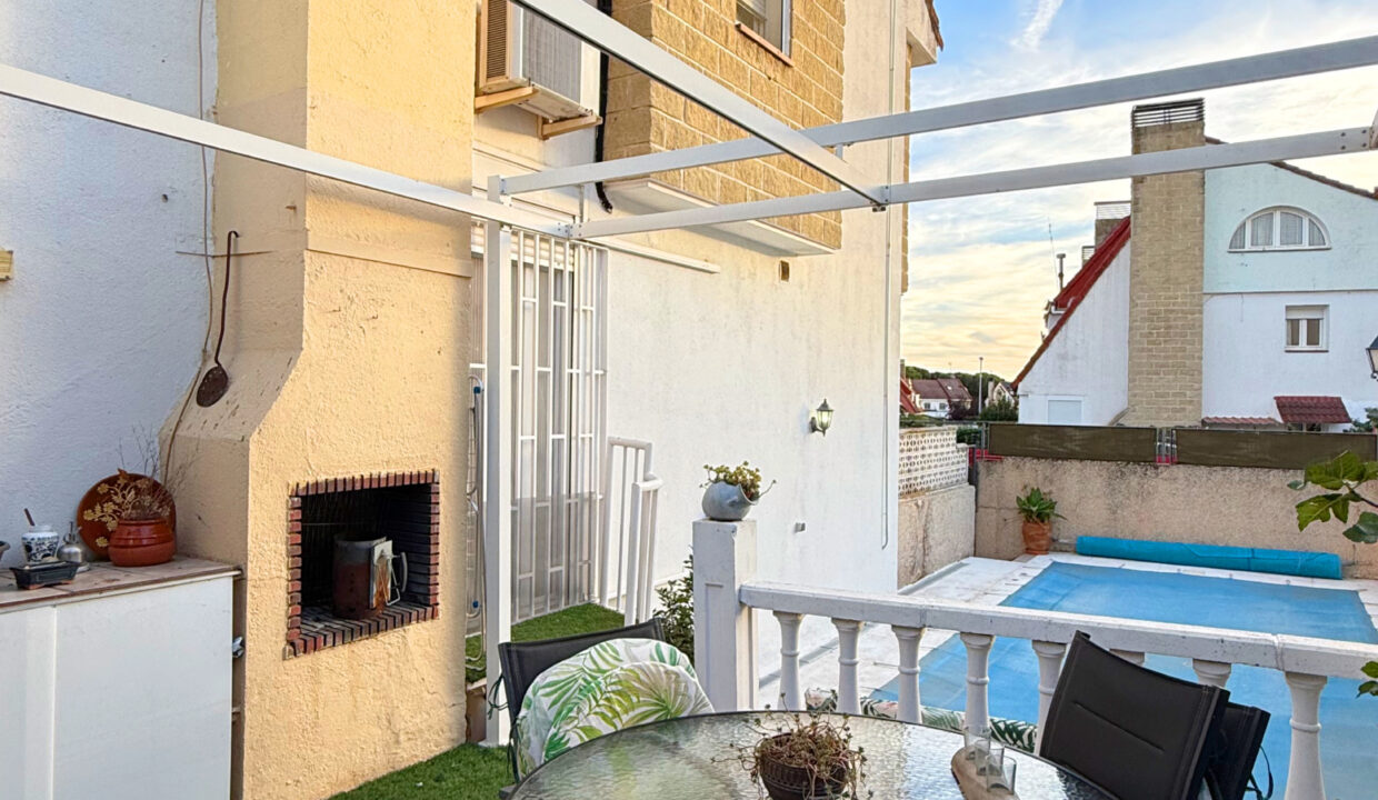 3F85D469-37D3-4547-AFDA-282796063B57