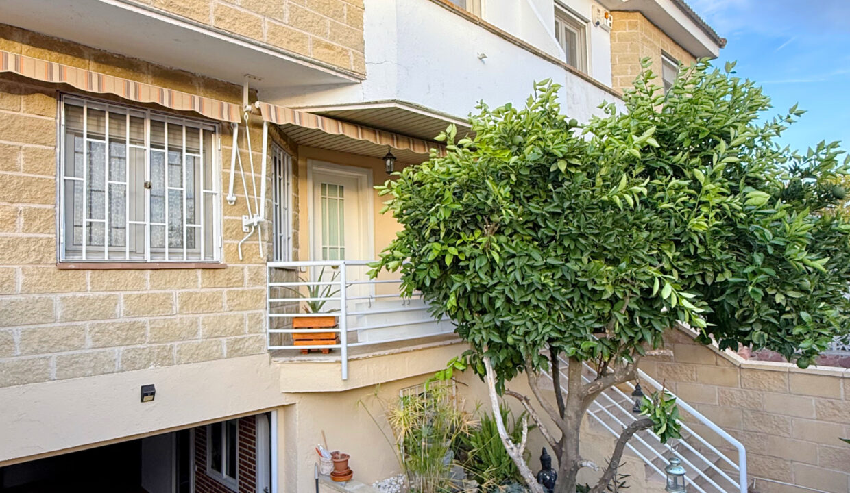 4CA01E13-4775-435C-830D-E149E2AC1911