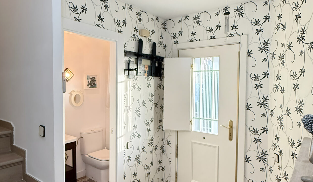 6D70814A-6357-42CE-83E2-2631AAA13AAD