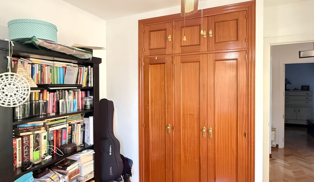 83E789BD-0E99-4B8A-810C-78A352700494