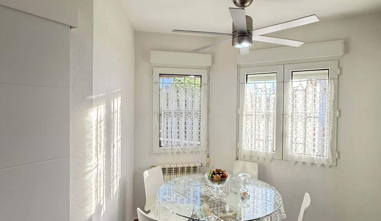 B8F71465-4BF0-48B9-9B23-DBCB8F3AF9FD