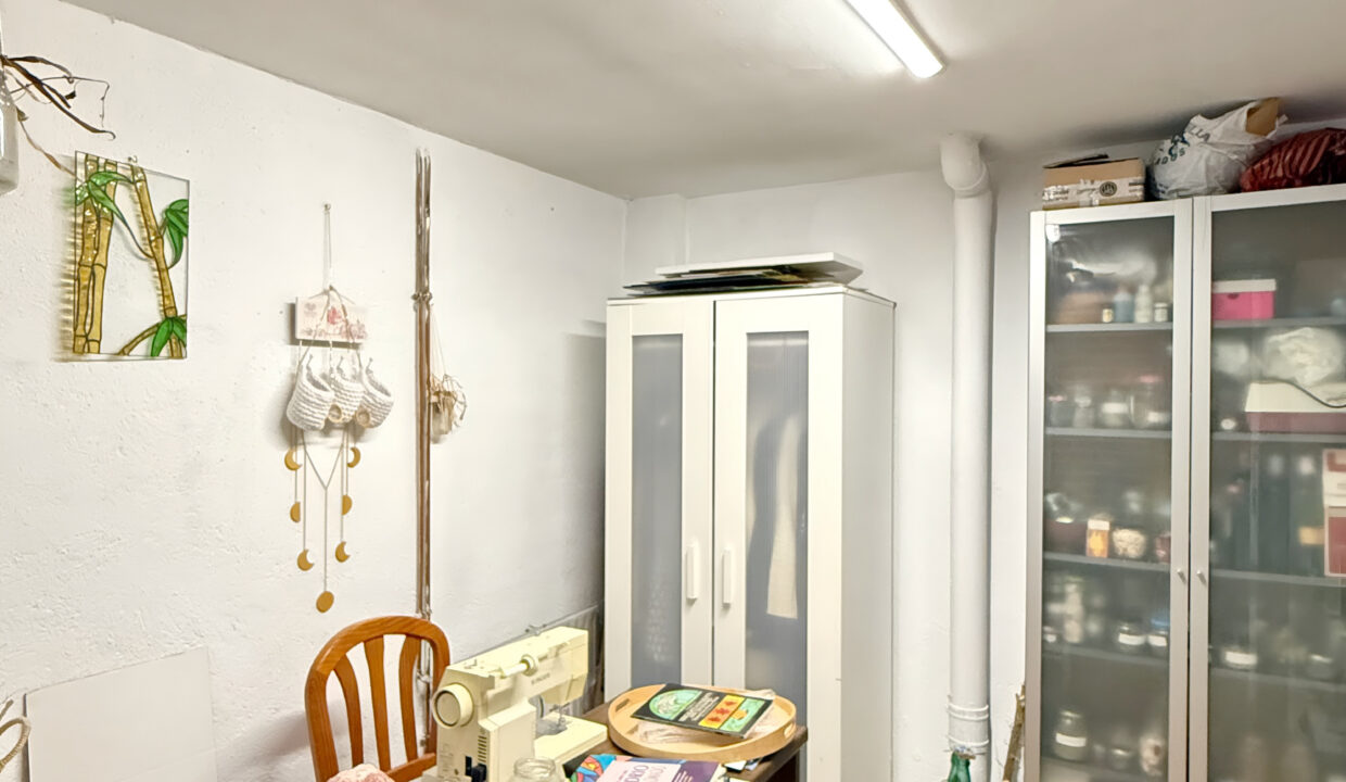 DC7DA958-332F-4C81-B983-ABBA5CBCC171