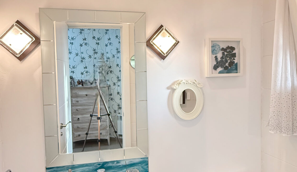 DD94B090-F223-48D9-9AA9-59AF46AE3AFA