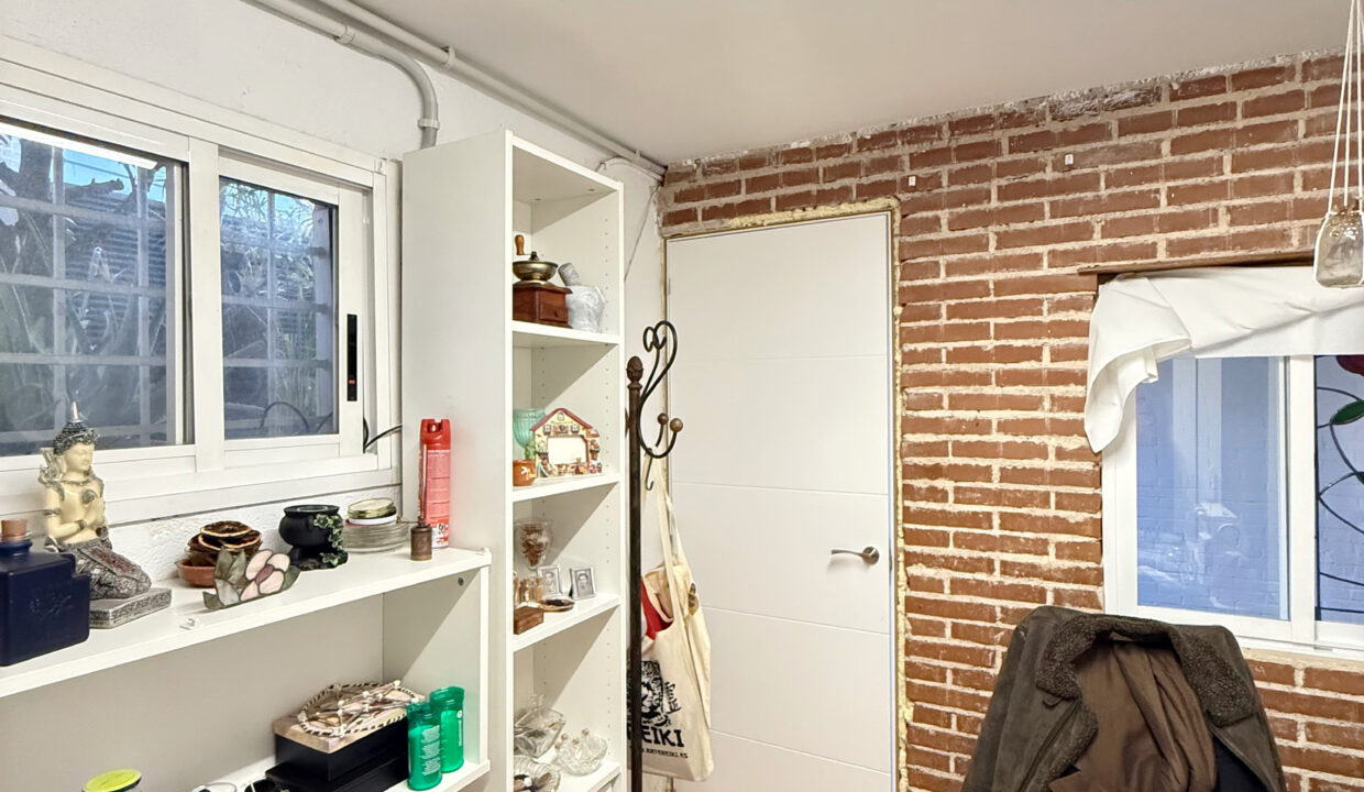 E43CBDB5-3CD1-44E5-AD65-690F270A70E1